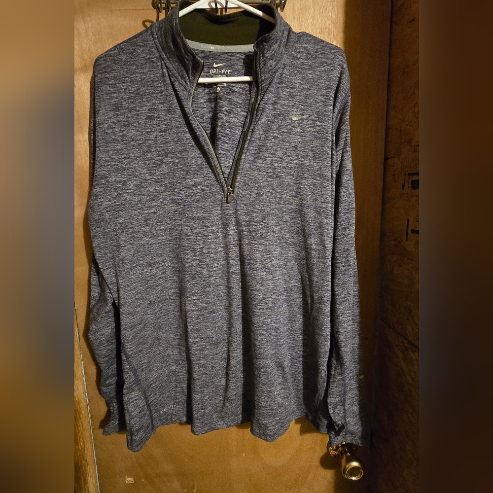 Nike ladies pullover with thumb hole